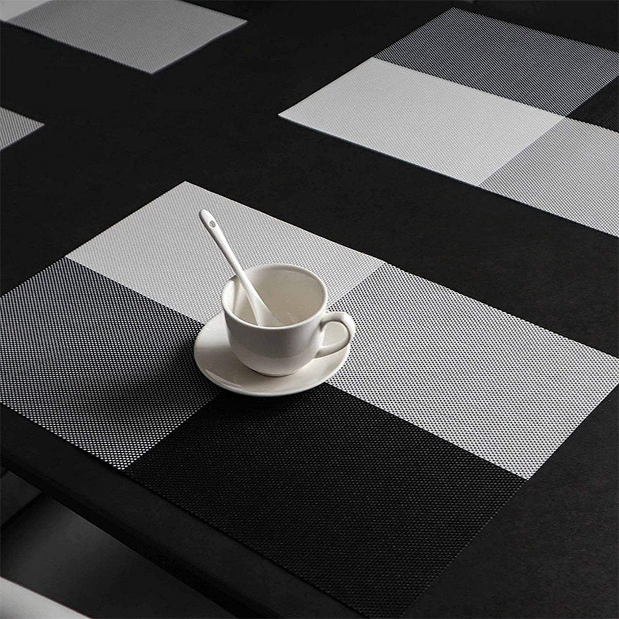 8pcs Placemats Easy Cleaning PVC Material Waterproof Black White Plaid Pattern Dining Placemats for Hotel