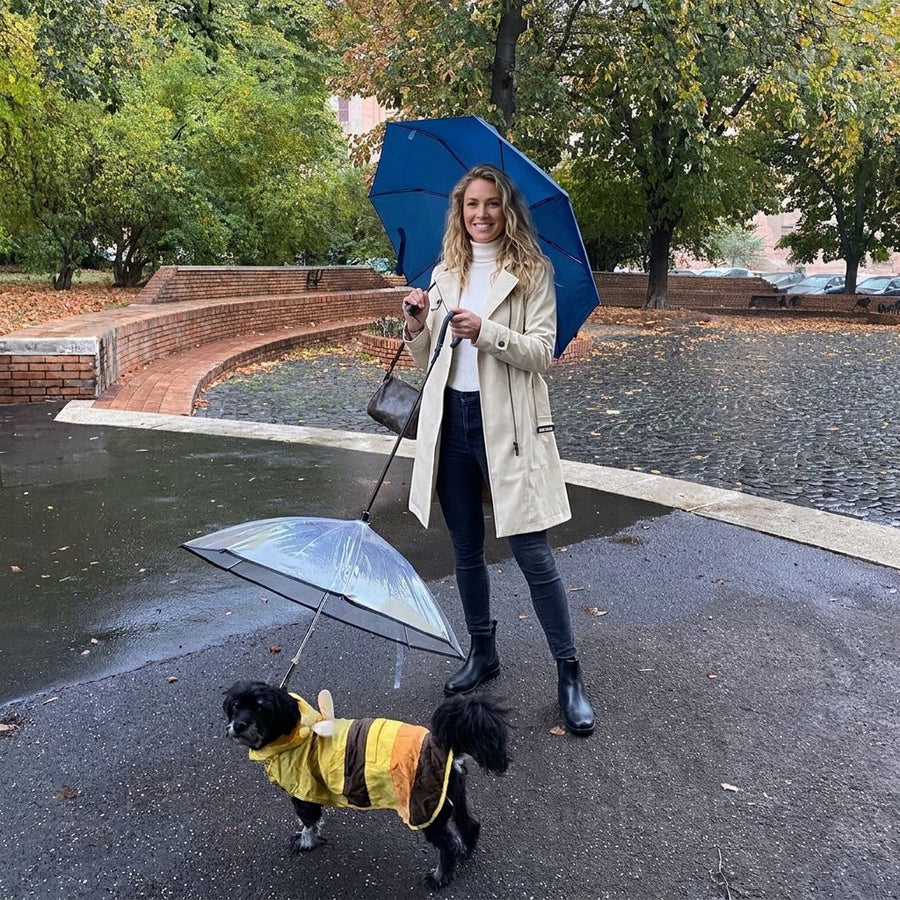 C-Handle Transparent Pet Umbrella with Adjustable Leash Strap – Hands-Free Rain Protection for Small to Medium Dogs and Cats, Flexible Tilt Shaft, Durable Alloy Frame, Ideal for Wet Weather Walks (Adjustable Webbing Version)