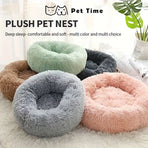 Plush Pet Nest Soft Donut Cat Bed – Cozy Round Couch for Cats and Small Dogs, Comfortable Sleeping Spot for Warmth and Deep Sleep, Suitable for Indoor Home Use (L, White)