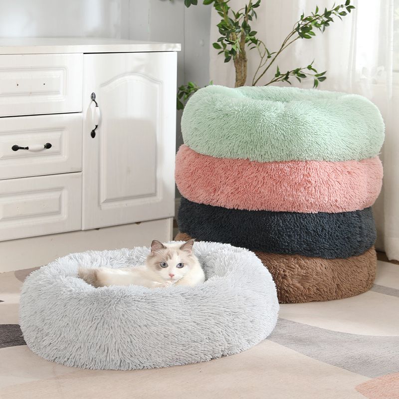 Plush Pet Nest Soft Donut Cat Bed – Cozy Round Couch for Cats and Small Dogs, Comfortable Sleeping Spot for Warmth and Deep Sleep, Suitable for Indoor Home Use (L, White)