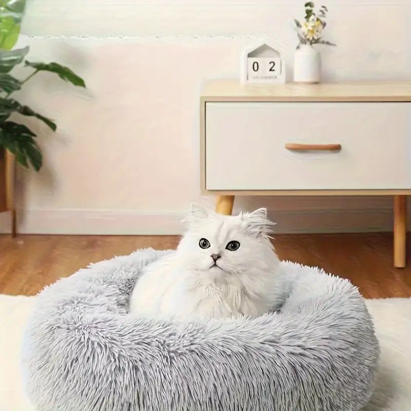 Plush Pet Nest Soft Donut Cat Bed – Cozy Round Couch for Cats and Small Dogs, Comfortable Sleeping Spot for Warmth and Deep Sleep, Suitable for Indoor Home Use (S, Grey)