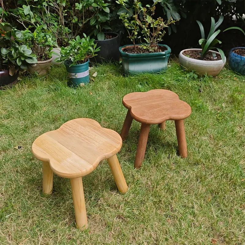 Versatile Solid Wood Low Stool with Flower-Shaped Seat for Entryway, Living Room, Patio, and Kids' Seating (Natural, L(30*30*28cm))