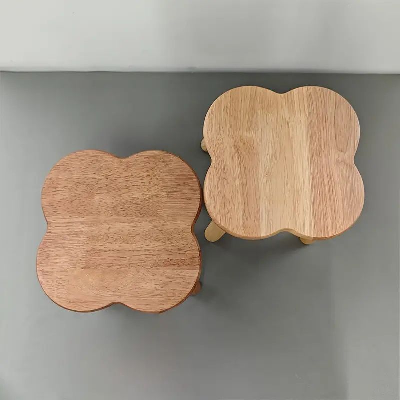 Versatile Solid Wood Low Stool with Flower-Shaped Seat for Entryway, Living Room, Patio, and Kids' Seating (Natural, L(30*30*28cm))