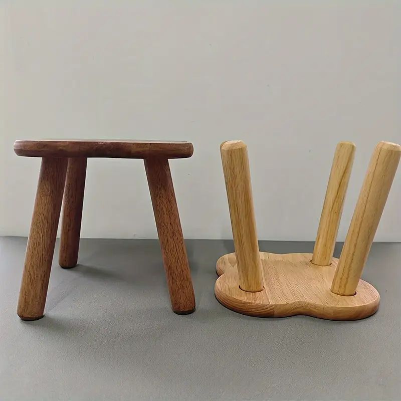 Versatile Solid Wood Low Stool with Flower-Shaped Seat for Entryway, Living Room, Patio, and Kids' Seating (Natural, L(30*30*28cm))