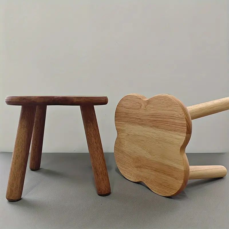 Versatile Solid Wood Low Stool with Flower-Shaped Seat for Entryway, Living Room, Patio, and Kids' Seating (Natural, L(30*30*28cm))