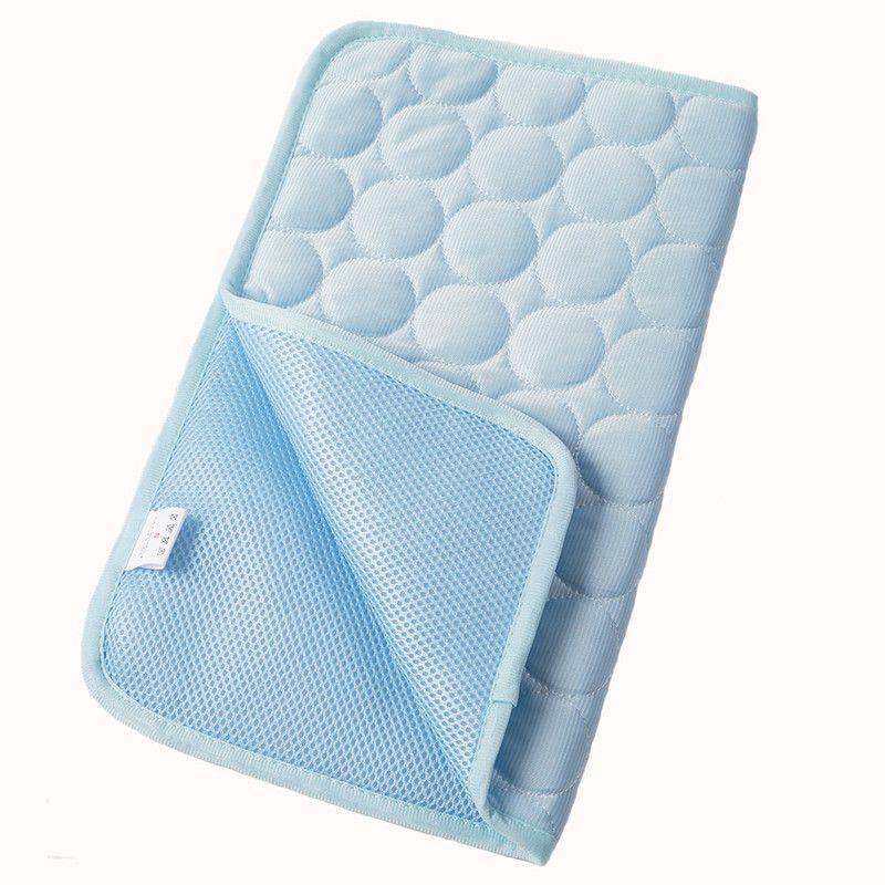 Pet Cooling Mat with Circular Quilted Pattern, Breathable Mesh Fabric and Soothing Gel Layer for Summer Lounging on Sofas, Floors, Crates, Beds, Car Seats and Outdoor Areas (Grey, S)