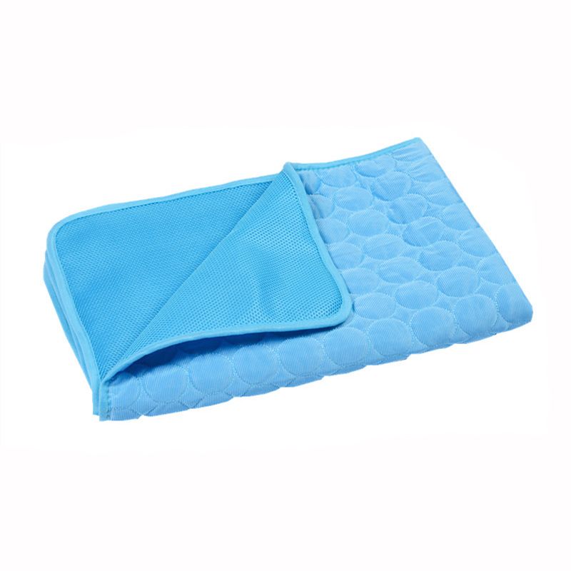 Pet Cooling Mat with Circular Quilted Pattern, Breathable Mesh Fabric and Soothing Gel Layer for Summer Lounging on Sofas, Floors, Crates, Beds, Car Seats and Outdoor Areas (Pink, M)