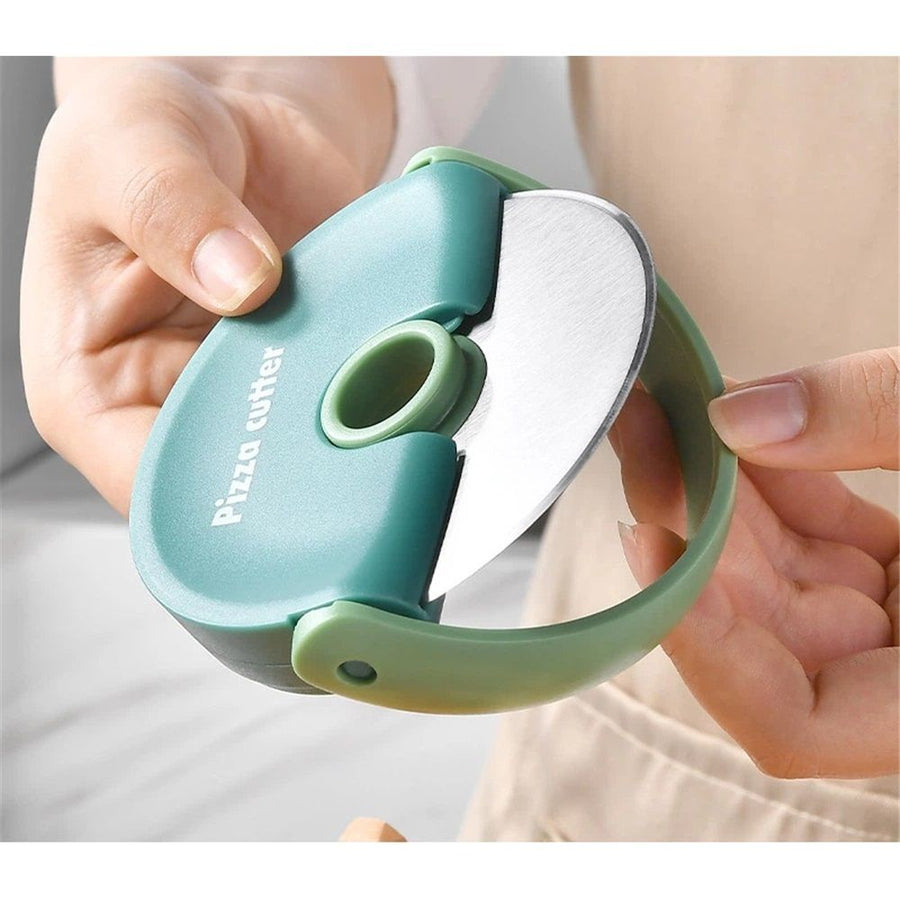 Generic Pizza cutter wheel with protective blade cover, easy to clean, dishwasher safe Handheld rolling pizza slicer