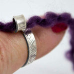 Alloy Anti Wear Knitting Loop Finger Yarn Thread Control Guide Tool For Hand Knitting Craft Enthusiast Sewing Projects