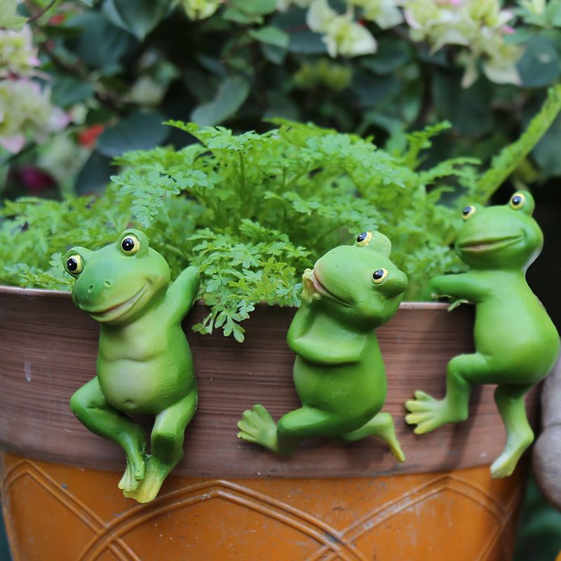 Garden Sculptures, Cute Frog Figurines Hanging Animal Statue Garden Ornaments Decor for Flower Pot Fence Yard 3 Pcs