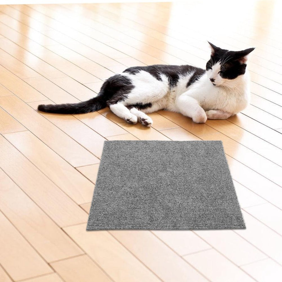 Grey Indoor Cat Scratcher of Non-Woven Polyester for Pets, Perfect for Maintenance and Furniture