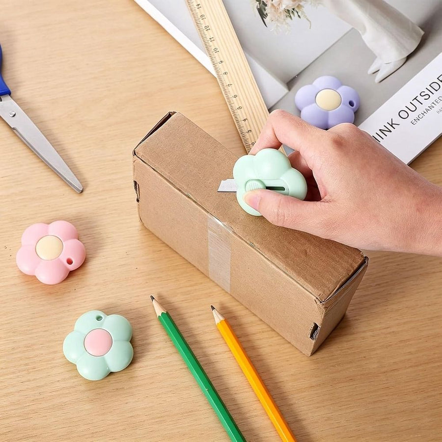 EXLEAF 15 Pcs Mini Utility Knives Cute Flower Shaped Box Cutter Retractable Letter Opener Portable Cutter with Hole for Office Home Use