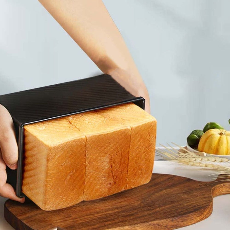 Black Carbon Steel Loaf Pan with Lid Nonstick Bread Baking Pan for Kitchen Use
