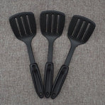 Kitchen Turner Black Nylon Plastic Cooking Tool with Ergonomic Handle for Home Use