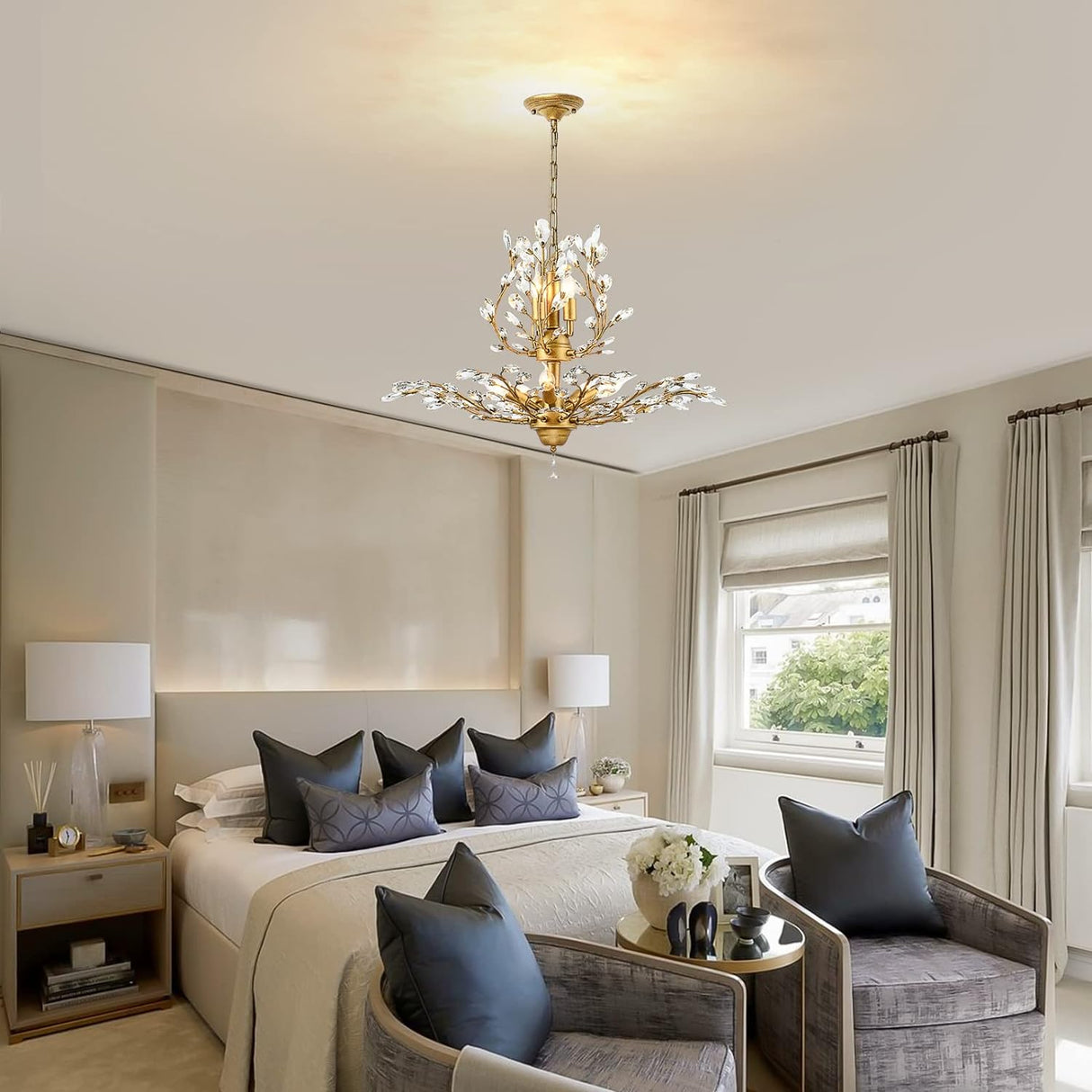 Elegant 8-Light Gold Crystal Chandelier with Vintage Charm