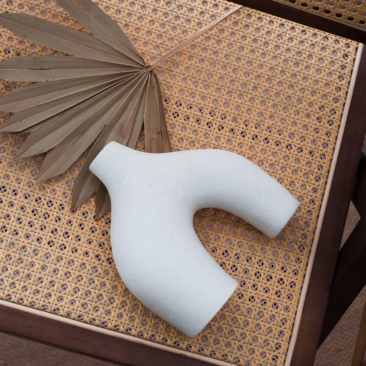 Ceramic Set of 2 Modern White Vases for Home D?cor