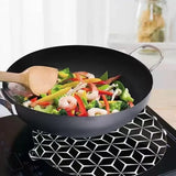 Anti-Slip Silicone Induction Cooktop Mat, 25x25cm, Heat Resistant, Black - Close-Up Angle