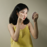 Muid Mini Q Portable Handheld Lighted Mirror in Pink - Extra Image
