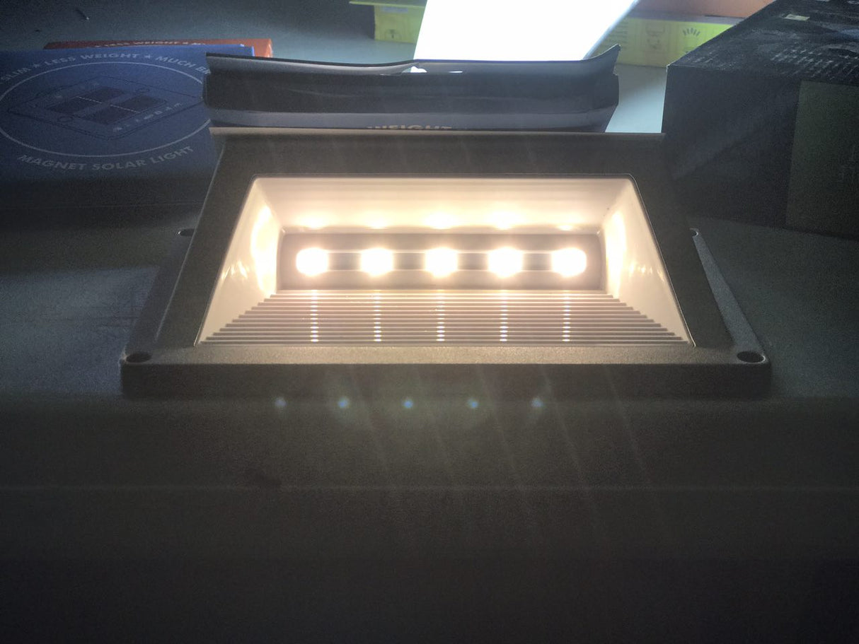Solar Step Light ??Warm White with Silver Case