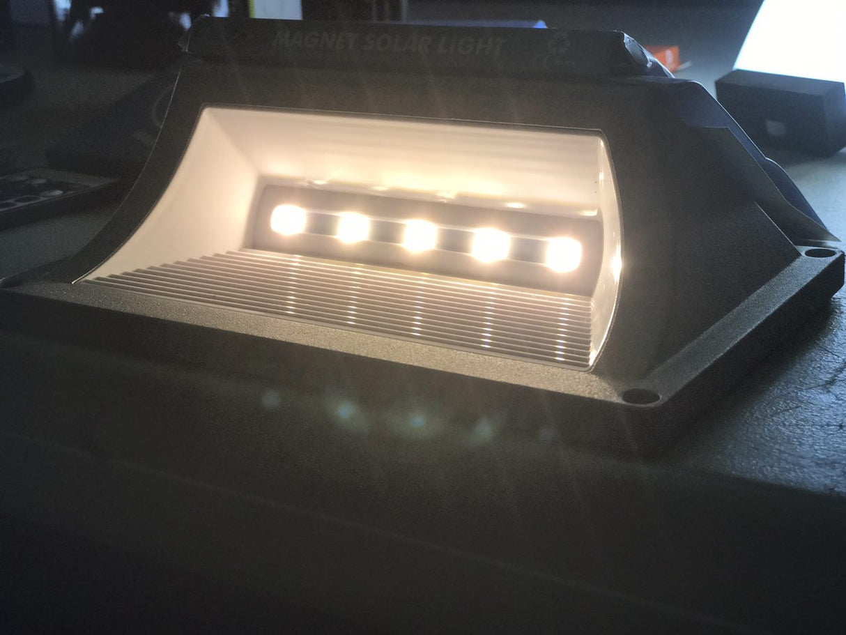Solar Step Light ??Warm White with Silver Case