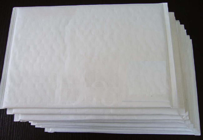 Bulk Pack of 50 White Padded Bubble Mailers - 34x24cm Envelopes