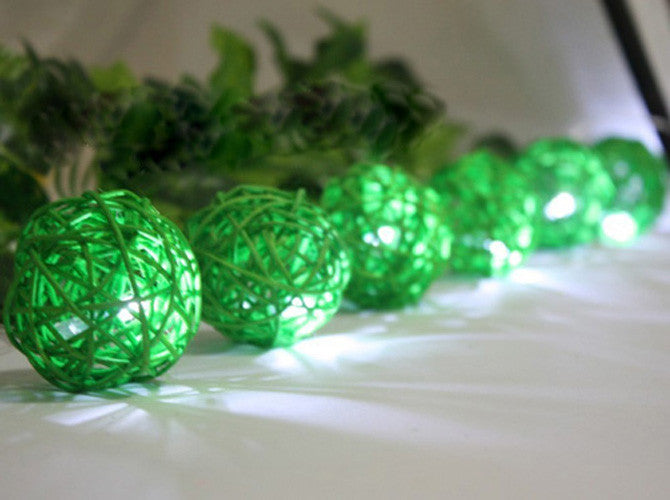 1 Set of Green 5cm Rattan Cane 50 Ball Battery Powered LONG 5m String Lights Christmas Gift Home Wedding Party Bedroom Decoration Table Centrepiece
