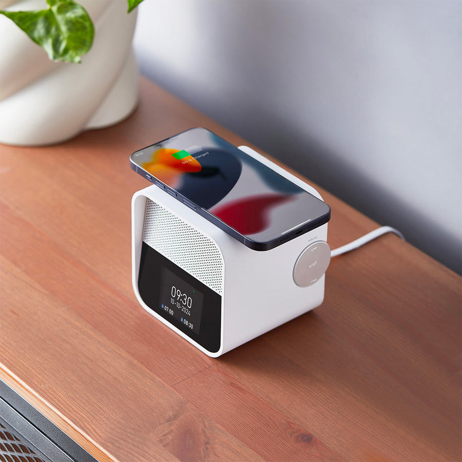 Lexon Oslo Dab & Fm Alarm Clock Radio / Bluetooth Speaker / Wireless Charger - White