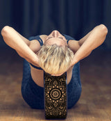 Yoga Design Lab Yoga Wheel Cork Mandala Black - Side View