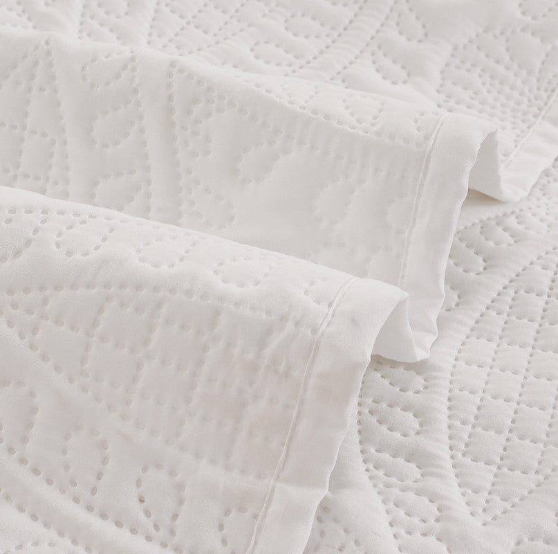 Lisbon Quilted 3-Piece Embossed Coverlet Set (White, Double/Queen)
