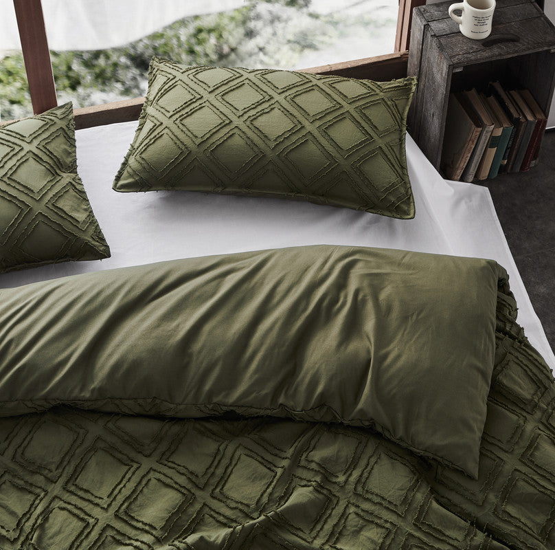 100% Premium Tufted Microfibre Quilt Cover Set - Ultra-Soft, Durable Embroidery Bedding Comforter Set - Machine Washable & Zipper Closure - Khaki Green - Queen