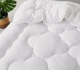 Ultra-Warm Bamboo-Blend Winter Quilt 500GSM - Hypoallergenic, Breathable & Dust-Mite Resistant Quilt - Top-Down View