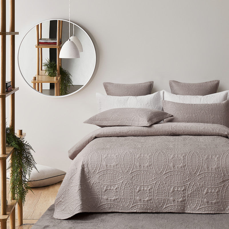 Lisbon Quilted 3-Piece Embossed Coverlet Set (Beige, Queen/King)