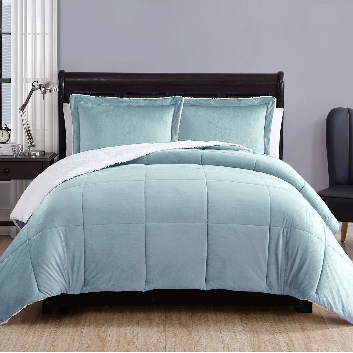 3 Piece Luxurious Micro Mink and Sherpa Comforter Set for Queen Bed in Sky