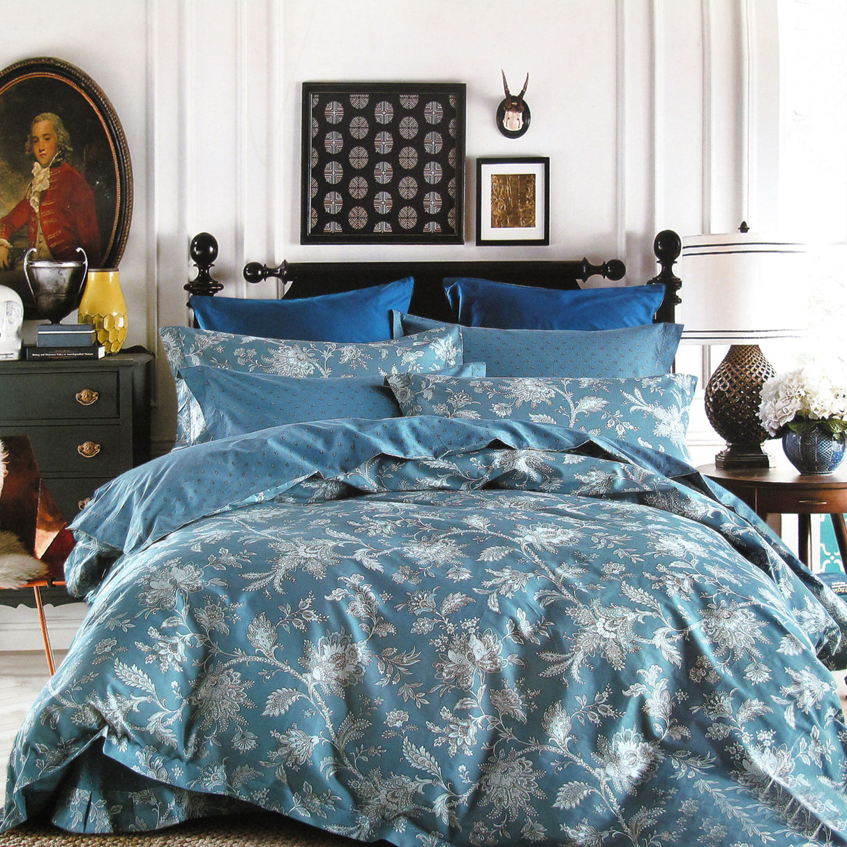 Elegant 250TC Floral Reversible Queen Quilt Cover Set