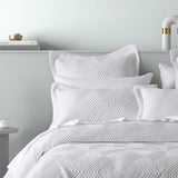 Bianca Cassiano White Polyester Jacquard Coverlet Set Super King - Side View