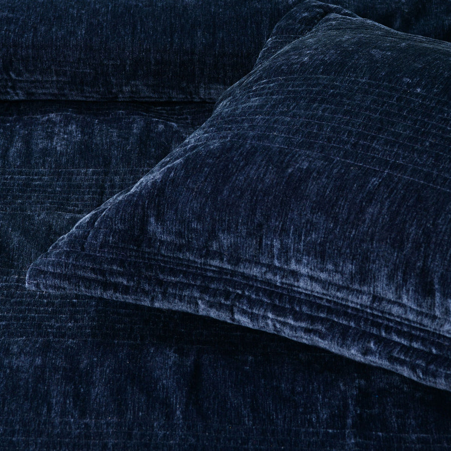 Bianca Cyrano Indigo Soft Velvet Polyester Quilted Coverlet Set Queen/King