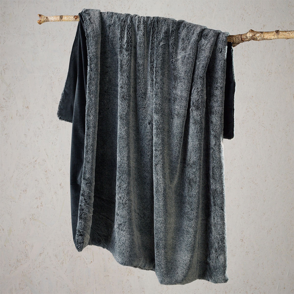 Bianca Hotham Faux Fur Throw Blanket 130 x 160 cm Charcoal