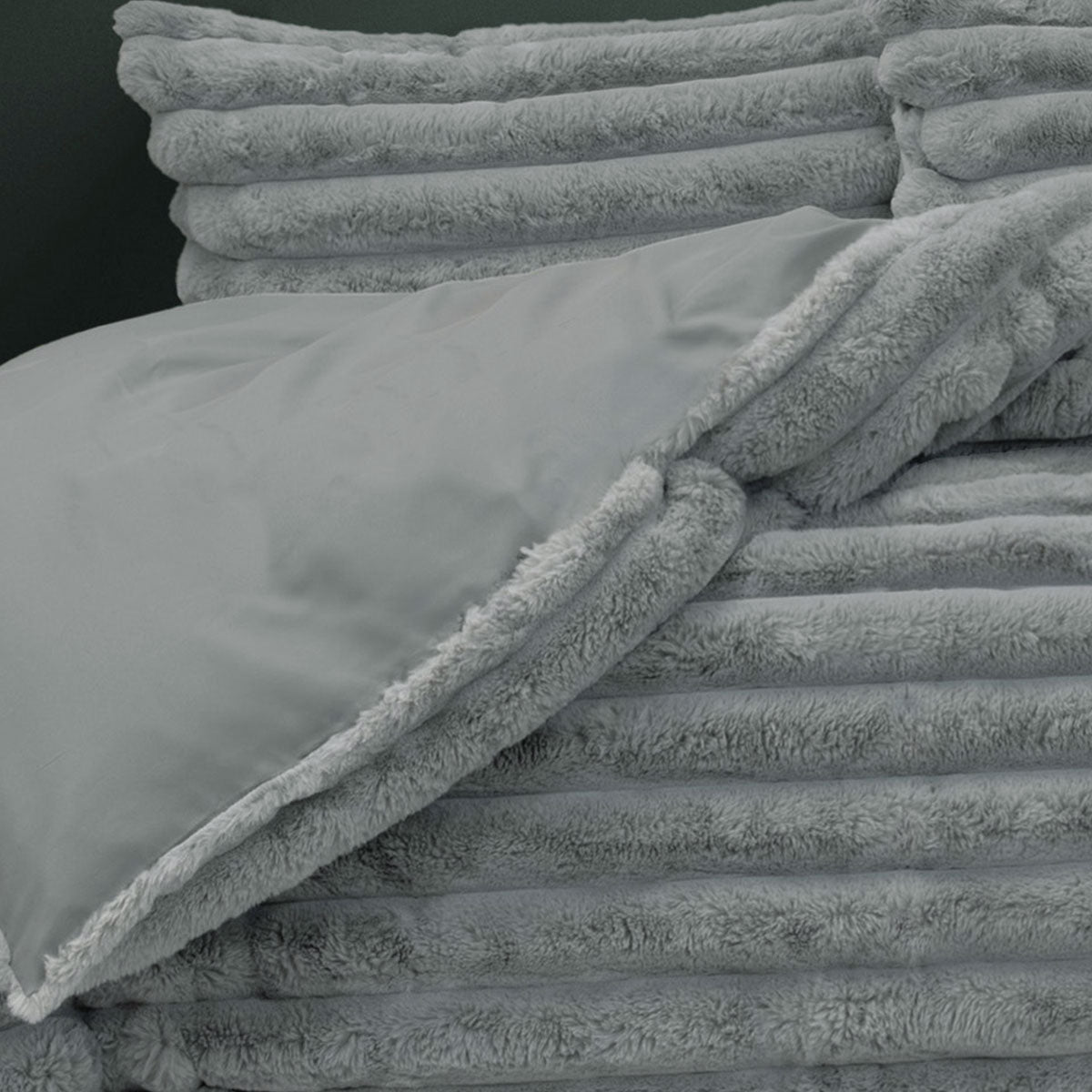 Ardor Jax Smokey Grey Luxe Faux Fur Quilt Cover Set for Queen Size