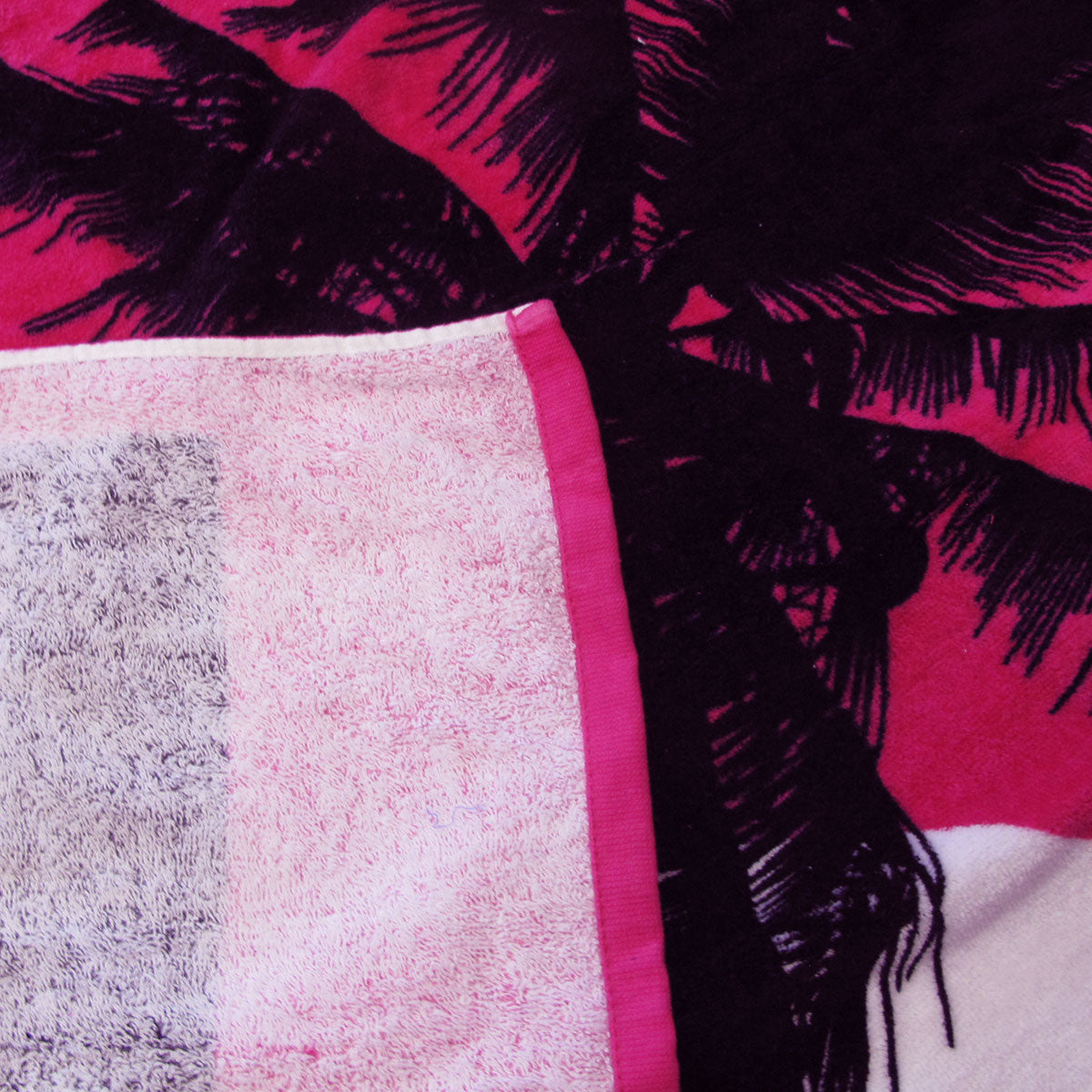 Vibrant Aqua Blu Bondi Beach Pink 100% Cotton Towel - 80 x 150 cm