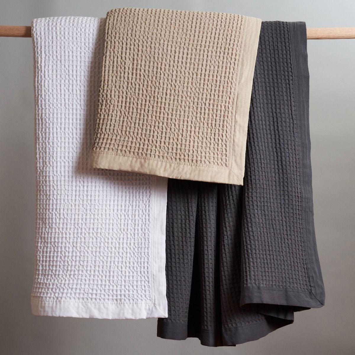 Logan and Mason Luxe 100% Cotton Waffle Blanket for Queen/King Beds