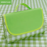 Large Waterproof Thickened Moisture-Proof Outdoor Camping Picnic Mat (Green) - Close-Up Angle