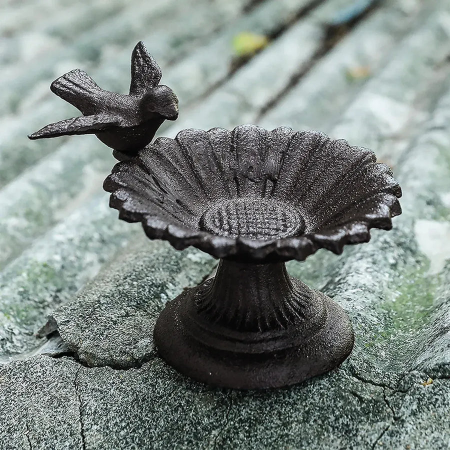 Retro Petal Shaped Bird Feeder Hanging Decorative Outdoor Garden Bird Feeding