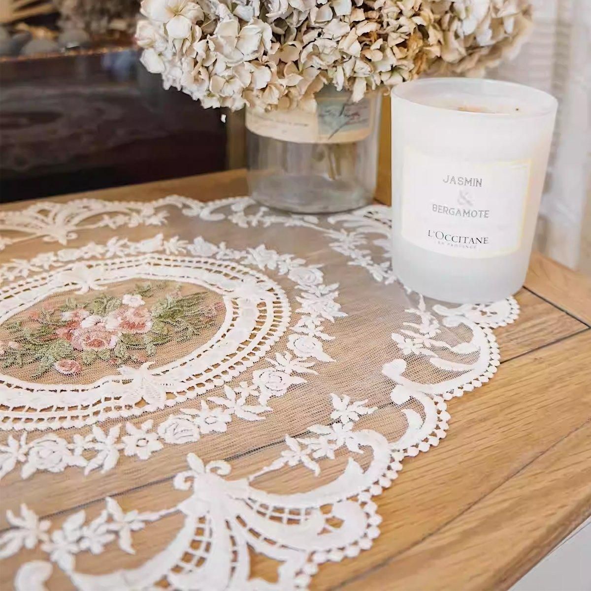 4 Pack Retro Lace Oval Placemats 31x42cm French Crochet Doilies 4 Colors Set - White
