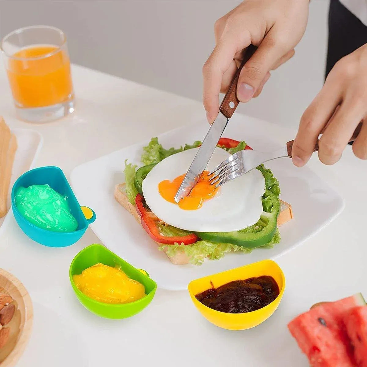 8PCS Plastic Salad Dressing Box Set Double Clip Bowl Snack Container with Spoon