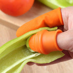 Garden Silicone Thumb Knife Finger Cutter Vegetable Harvesting Tool Picking Aid - S