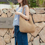 Large Capacity Fashion Woven Straw Shoulder Bag Simple Design for Everyday Use