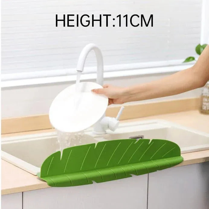 Kitchen Water Baffle Sink Splash Guard Household Waterproof Partition - White