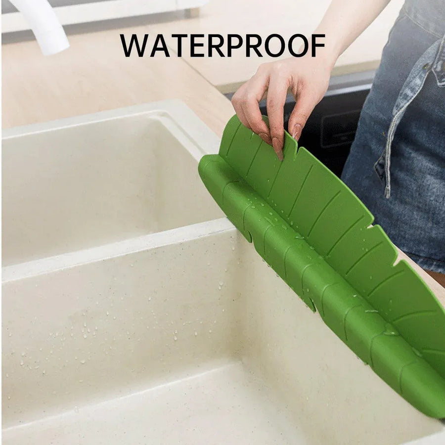 Kitchen Water Baffle Sink Splash Guard Household Waterproof Partition - White