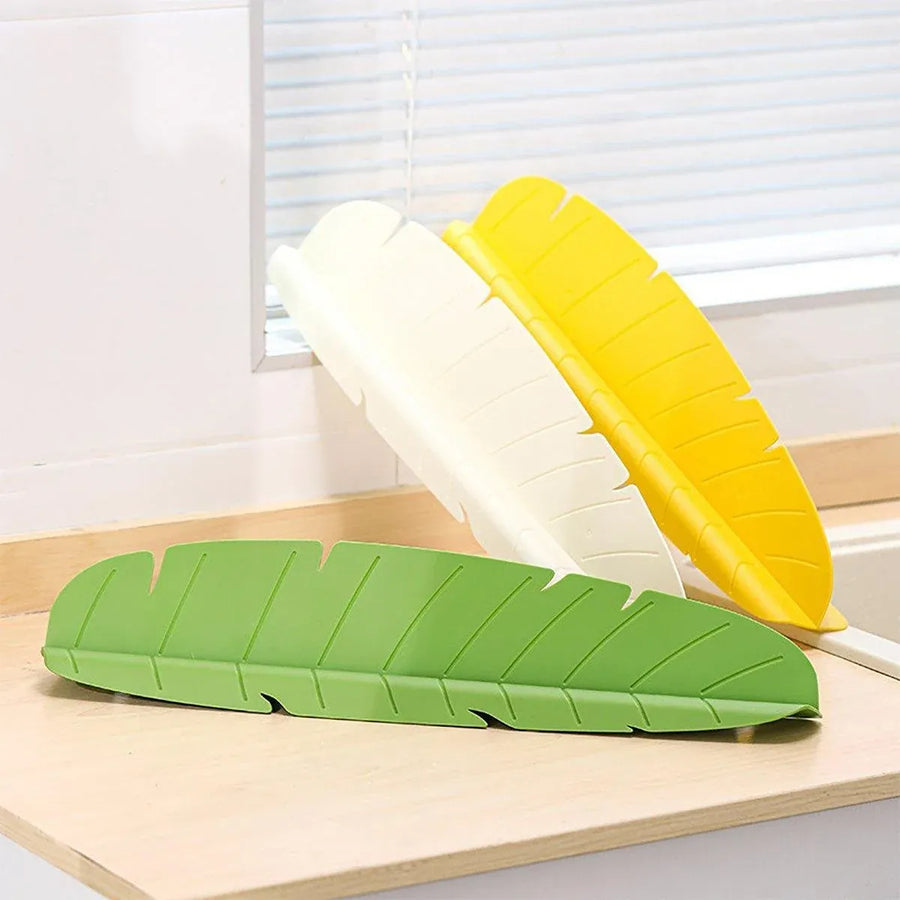 Kitchen Water Baffle Sink Splash Guard Household Waterproof Partition - White