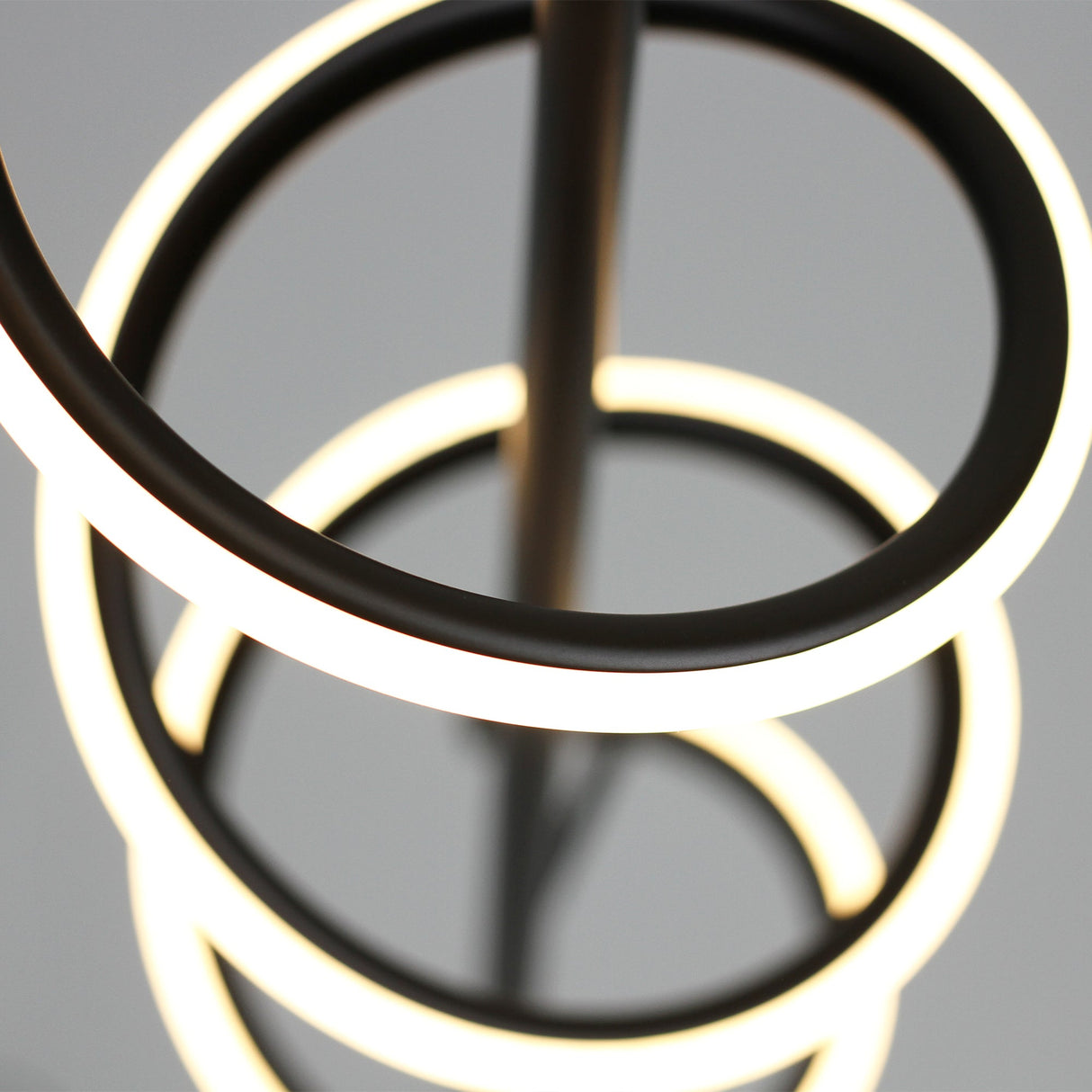 Cirrhi LED Floor Lamp - Black